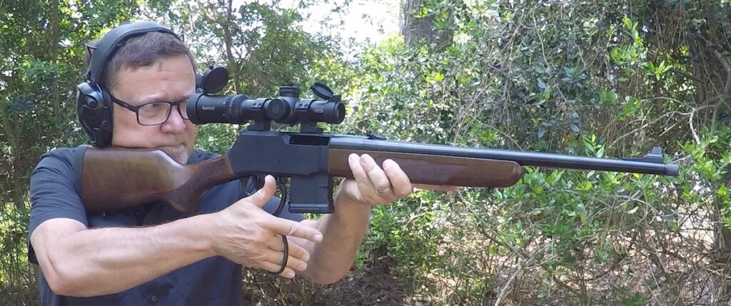 shooting Henry Supreme lever action rifle